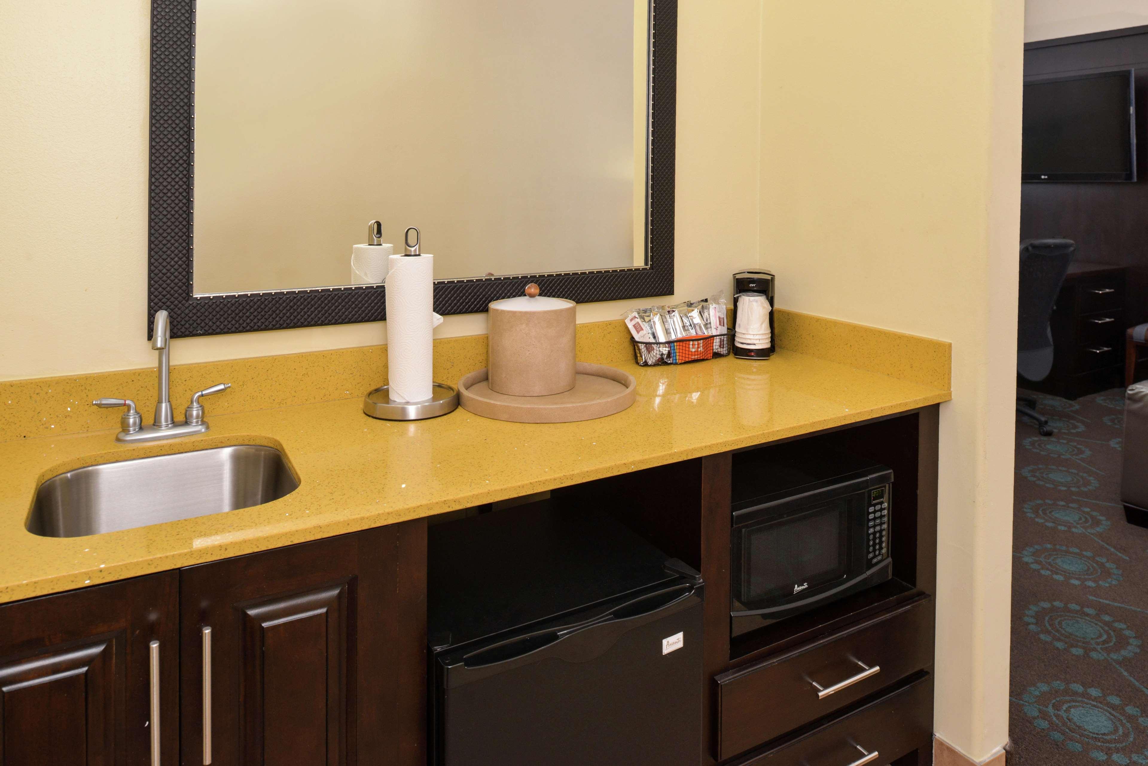 Hampton Inn Beeville Kültér fotó