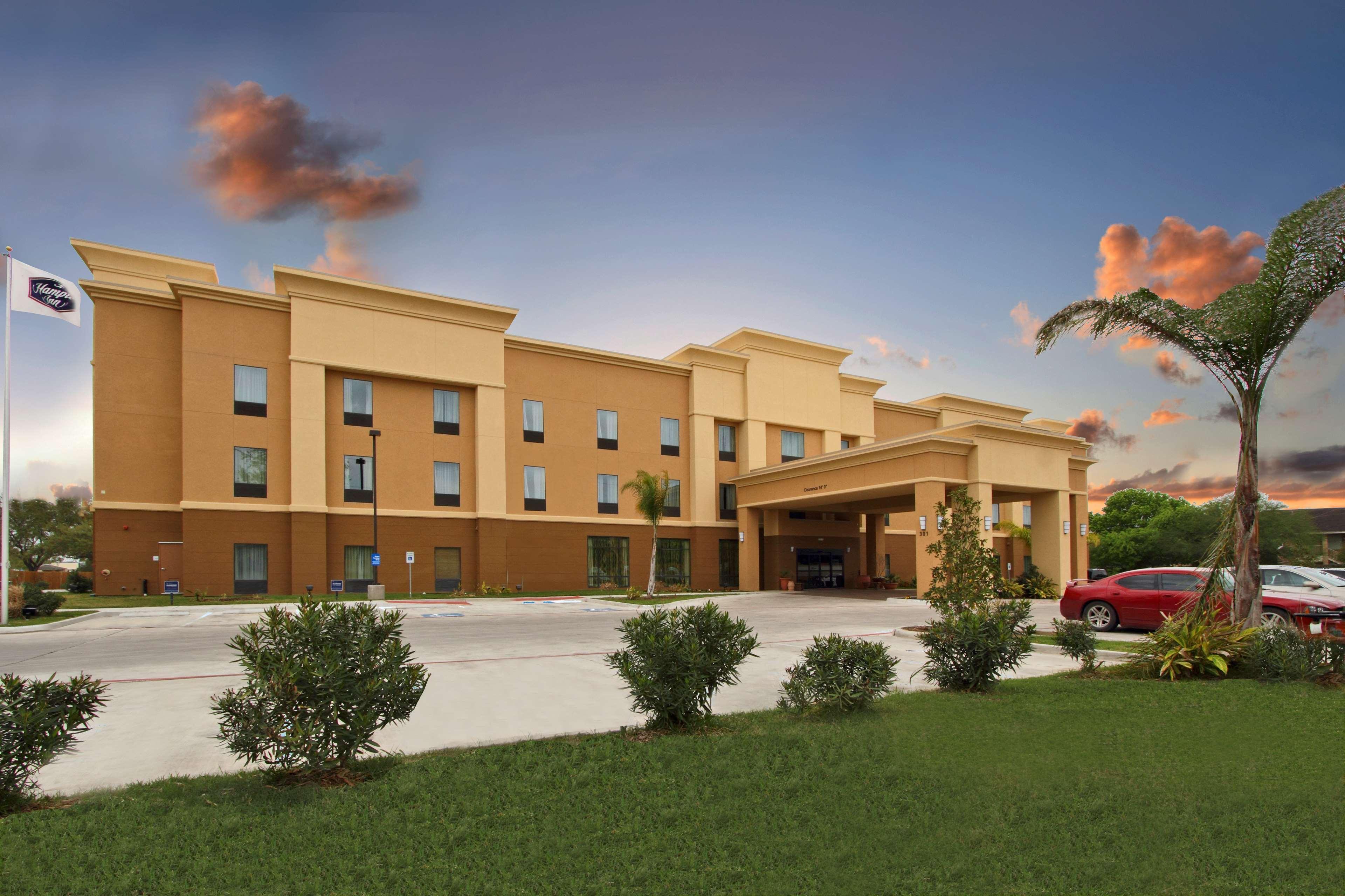 Hampton Inn Beeville Kültér fotó
